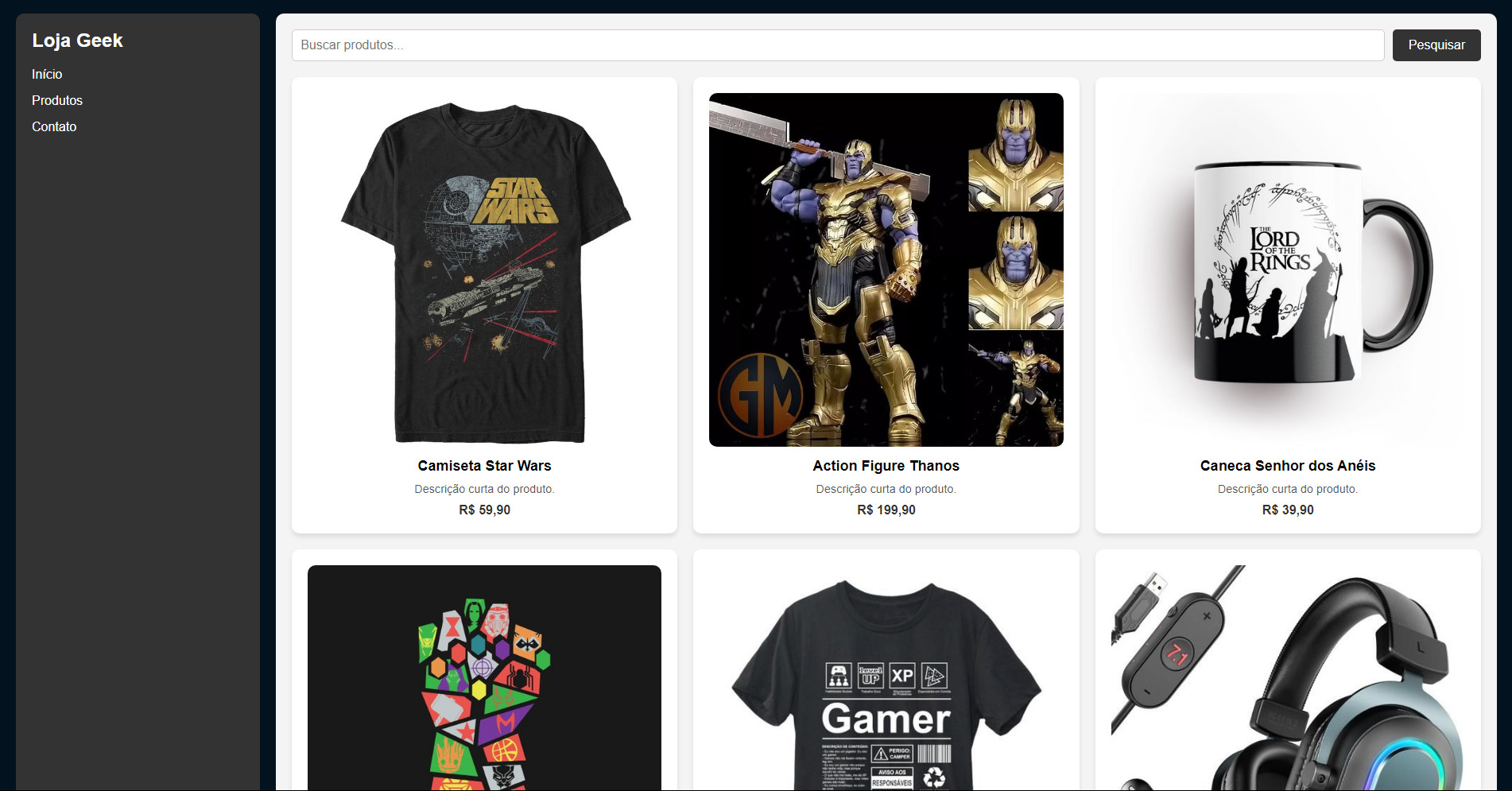 Interface de uma loja online com temática geek, exibindo produtos como camisetas, action figures e canecas organizados em um grid com preços e descrições curtas.