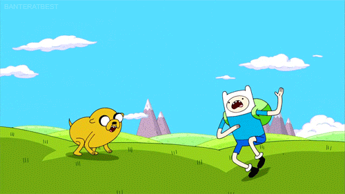 Gif do desenho Hora da aventura, em que Jake e Finn pulam animados batendo as mãos.