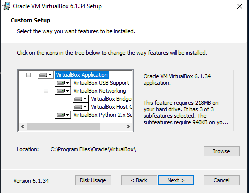 Imagem que mostra a tela do instalador do VirtualBox e a customização do setup. A esquerda possui uma uma lista com componentes da VirtualBox Application, USB support, Networking, Bridger, Host, Python.À direita informa que você precisa ter 218mb de espaço no seu hard drive.  4 botões, na sequência: “Disk Usage” , “Back”, “Next”, “Cancel”.