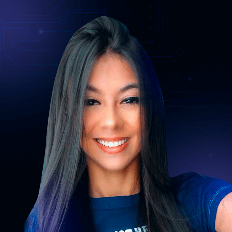 Imagem de Ana Raquel Cunha, Cientista de Dados e professora da FIAP. Ana está com uma camiseta azul, o fundo é roxo com elementos gráficos que remetem à tecnologia.